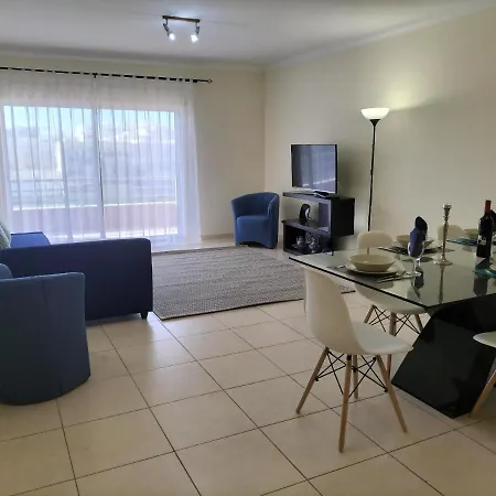 T2 Infante Ac Wifi Garagem 50m Апартаменты *