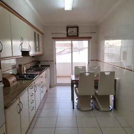 T2 Infante Ac Wifi Garagem 50m * Quarteira