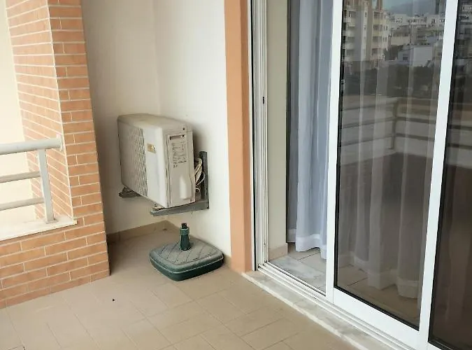 T2 Infante Ac Wifi Garagem 50m Appartamento