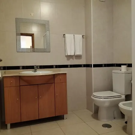 T2 Infante Ac Wifi Garagem 50m Quarteira