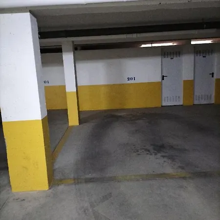 דירה T2 Infante Ac Wifi Garagem 50m קווארטיירה